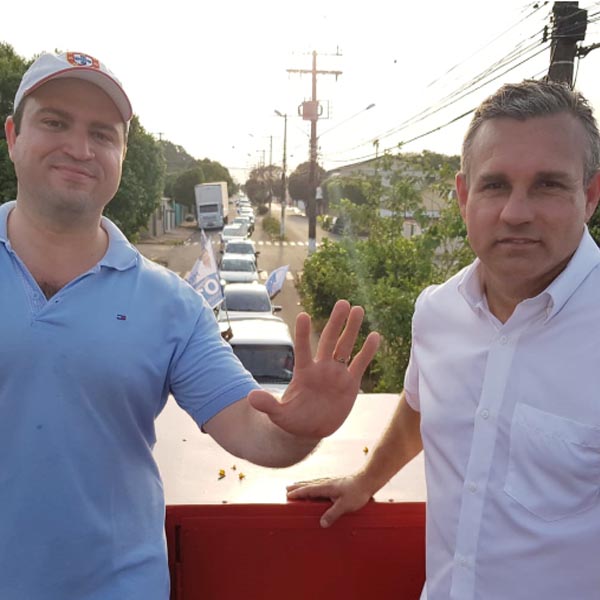 Carreata pelos bairros apresenta candidatos às eleições pelo 'Republicanos'