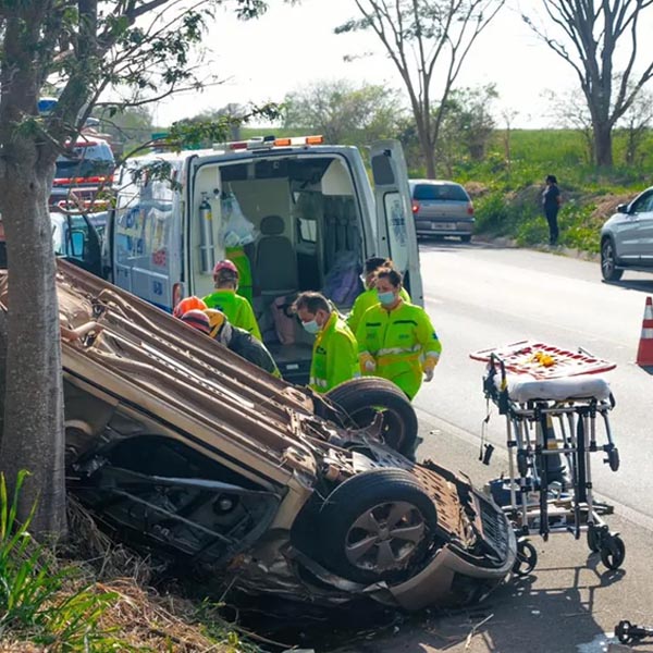 Motorista morre após capotamento em rodovia de Martinópolis