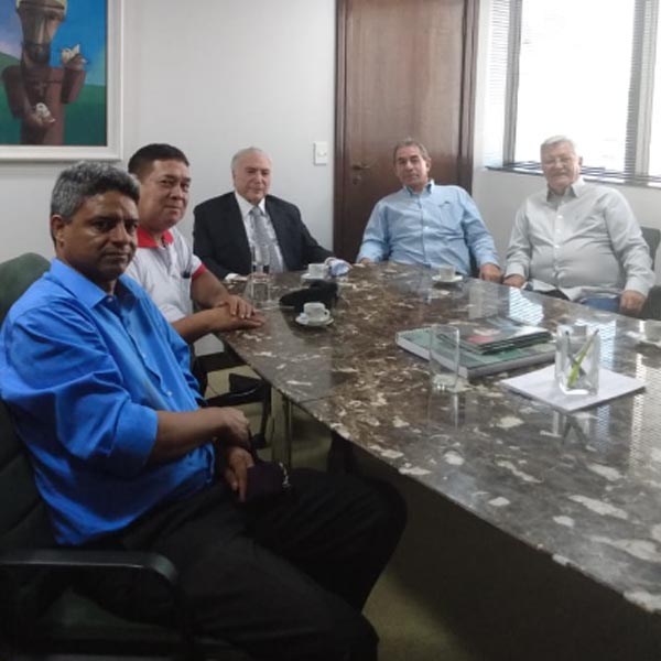 Em reunião com ex-presidente Temer, MDB apresenta Edson Ribeiro como candidato