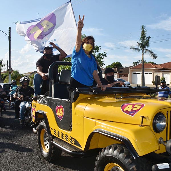 Almira Garms (PSDB) encerra campanha com carreata pelas ruas de Paraguaçu Paulista