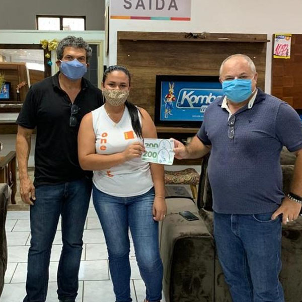 Grupo Kombat entrega prêmios a funcionários