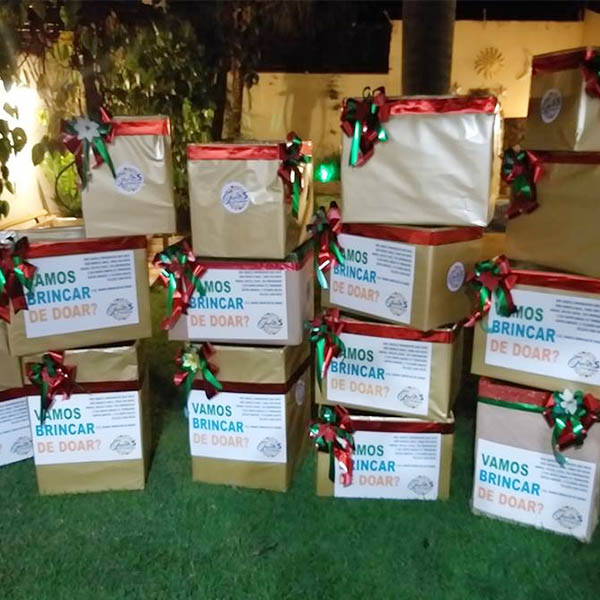 ONG realiza Cantata de Natal e lança campanha 'Vamos Brincar de Doar'