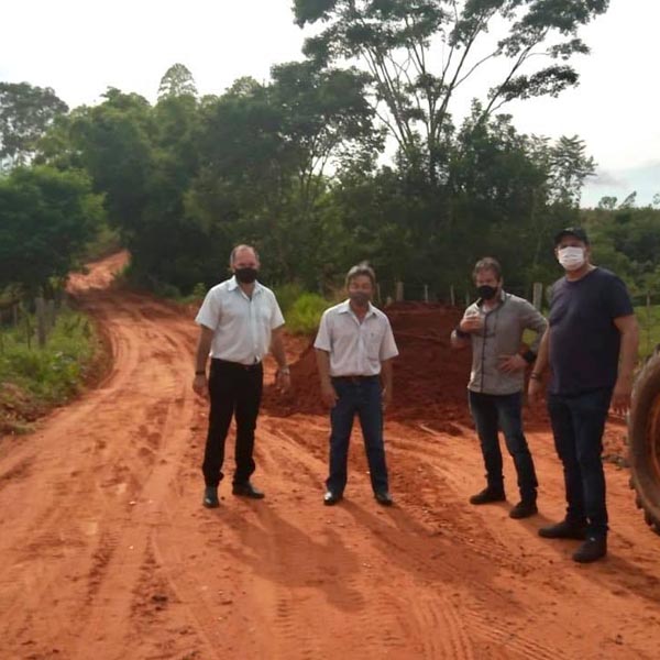 Prefeitura de Paraguaçu Paulista realiza manutenção em estradas rurais