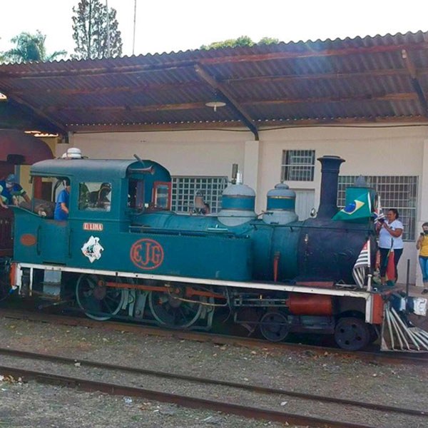 Equipe da Maria Fumaça passa por treinamento para retomar passeios turísticos