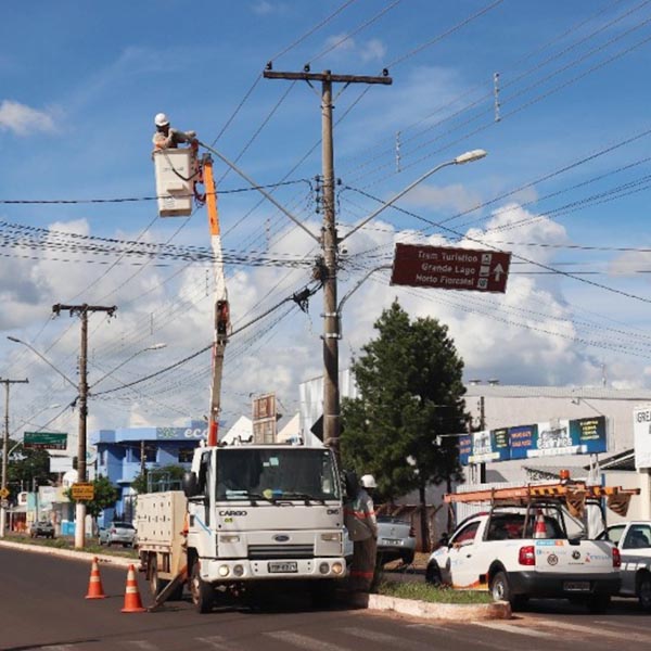 Conquista da ex-prefeita, praças públicas de Paraguaçu receberão luminárias de led