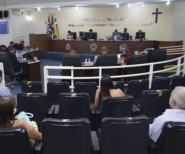 Em Sessão Ordinária, vereadores fazem questionamentos ao Prefeito Antian