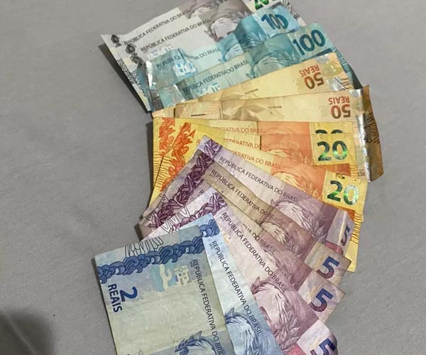 Mulher é presa suspeita de aplicar “boa noite, Cinderela” para roubar homens em Cândido Mota
