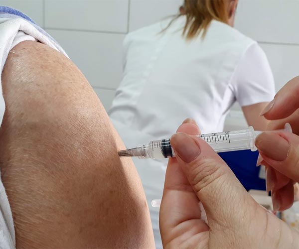 Vacina: 180 idosos na faixa de 77 a 79 anos receberão 1ª dose