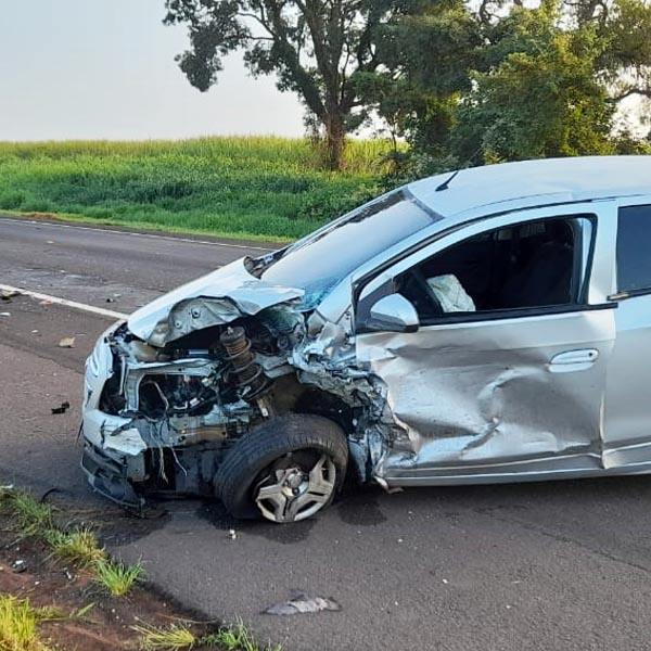 Motorista morre em acidente envolvendo dois carros e um caminhão na rodovia Paraguaçu/Assis