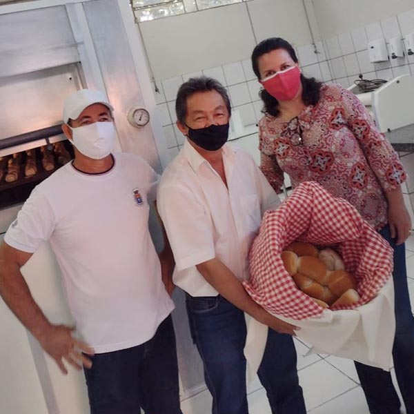 Prefeito Antian e Educação reinauguram a padaria da Divisão de Alimentos