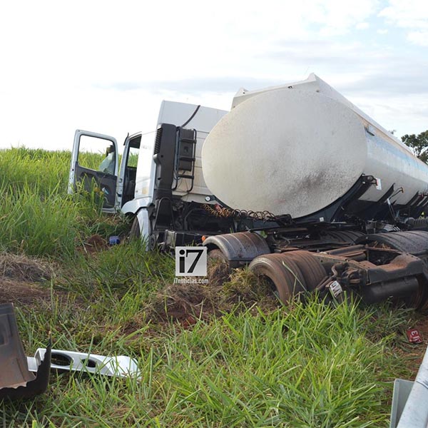 Motorista tem mal súbito e sofre acidente na rodovia Paraguaçu-Assis