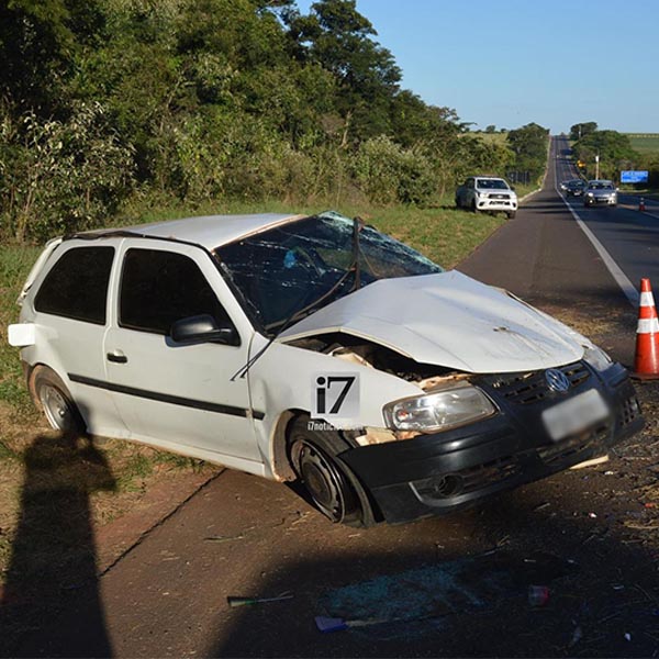 Paraguaçuense tem ferimentos graves após capotar veículo na rodovia Assis-Paraguaçu