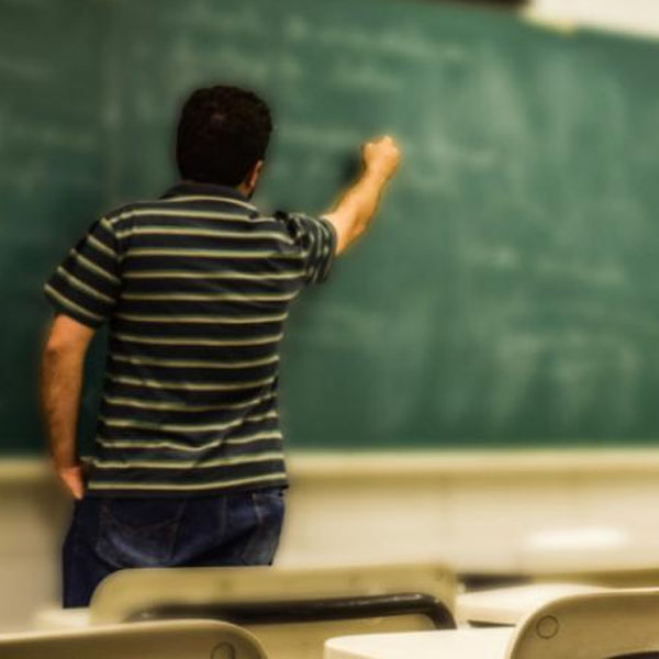 Governo do Estado prevê 400 doses de vacina para profissionais da Educação de Paraguaçu