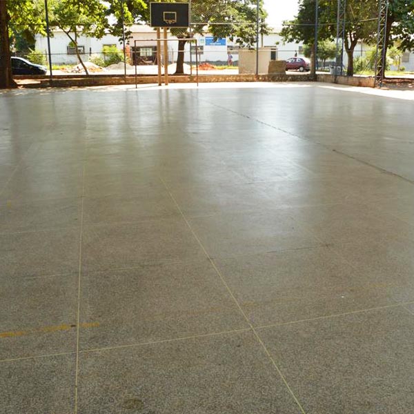 Quadra e campo de futebol da Vila Gammon recebem melhorias