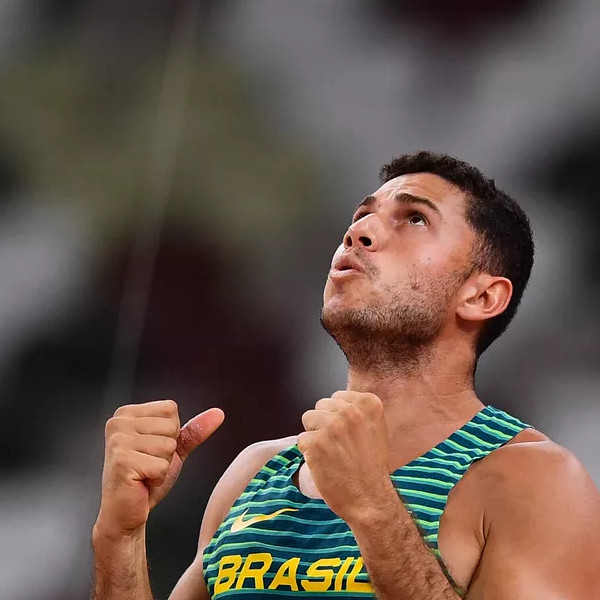 Mariliense leva a medalha de bronze no salto com vara nas Olimpíadas de Tóquio