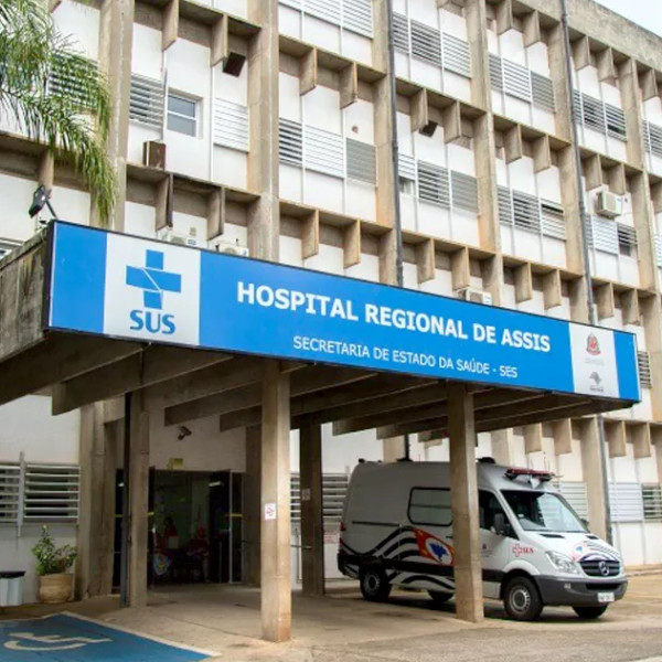 Família procura a polícia por enterrar bebê errado após hospital de Assis trocar corpos