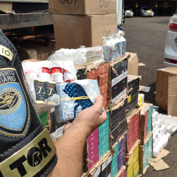Polícia apreende medicamentos e produtos sem documentação fiscal em rodovia de Paraguaçu