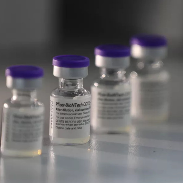Estado de SP reduz de 12 para 8 semanas intervalo de aplicação da segunda dose da vacina da Pfizer