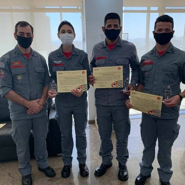 Corpo de Bombeiros de Paraguaçu é homenageado por ocorrência envolvendo criança