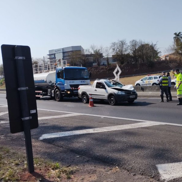 Pneu de caminhão solto mata homem na rodovia SP-294