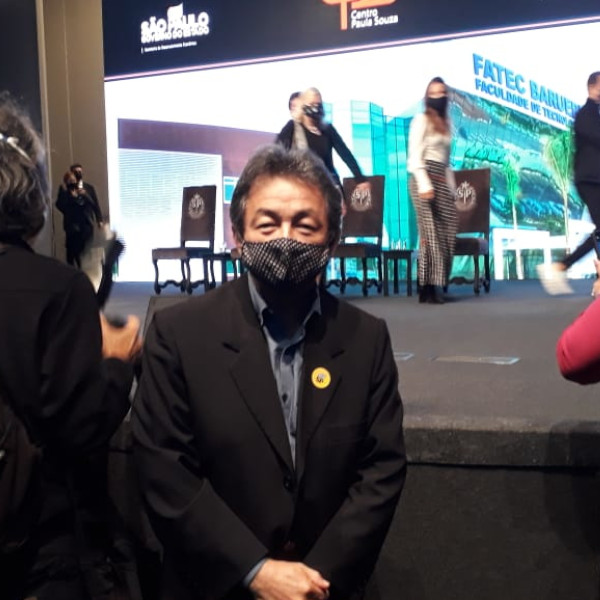 Prefeito participa de evento onde foi anunciado investimentos em Etecs e Fatecs