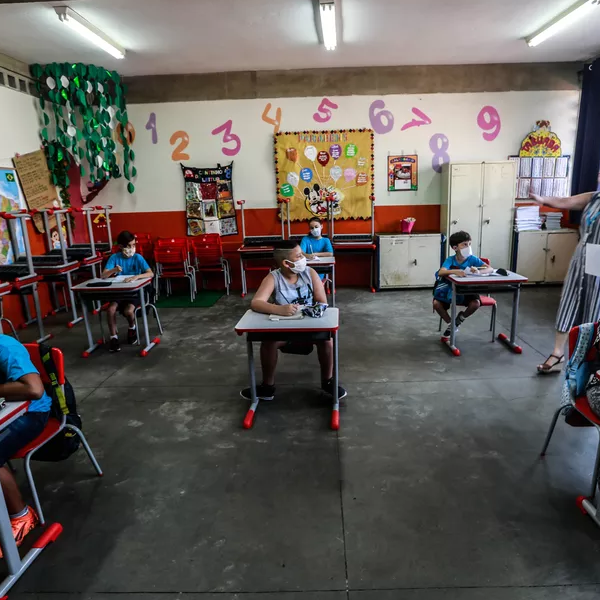 Aulas presenciais voltam a ser obrigatórias para 100% dos alunos em SP a partir de segunda-feira