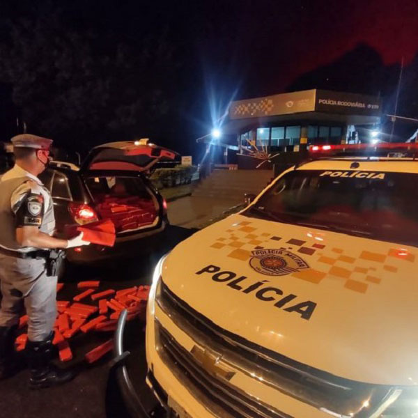 Casal é preso com quase meia tonelada de maconha
