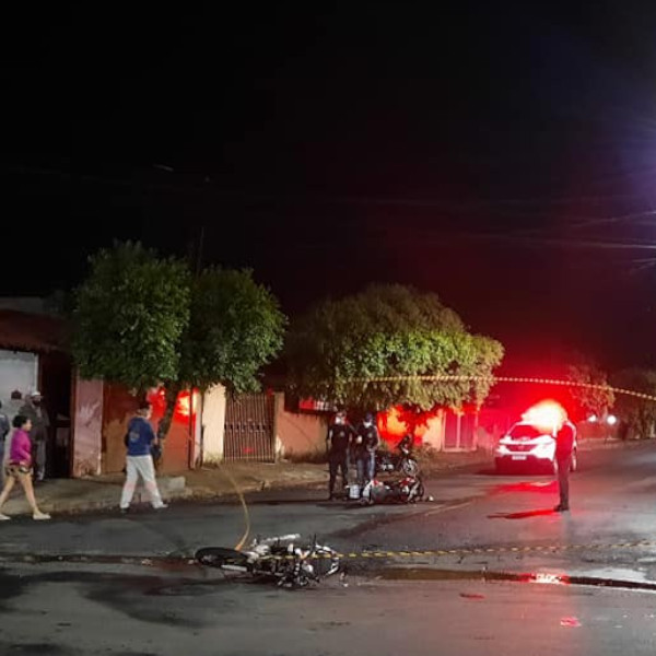 Acidente fere dois condutores de motocicleta em Paraguaçu
