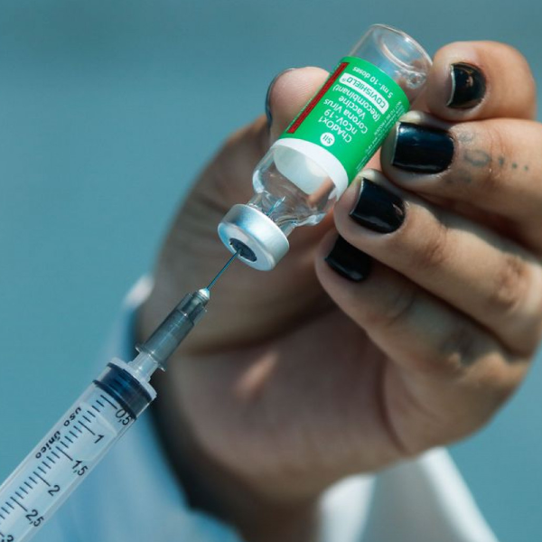 Paraguaçu inicia aplicação da 3ª dose da vacina contra a Covid-19 para profissionais de Saúde