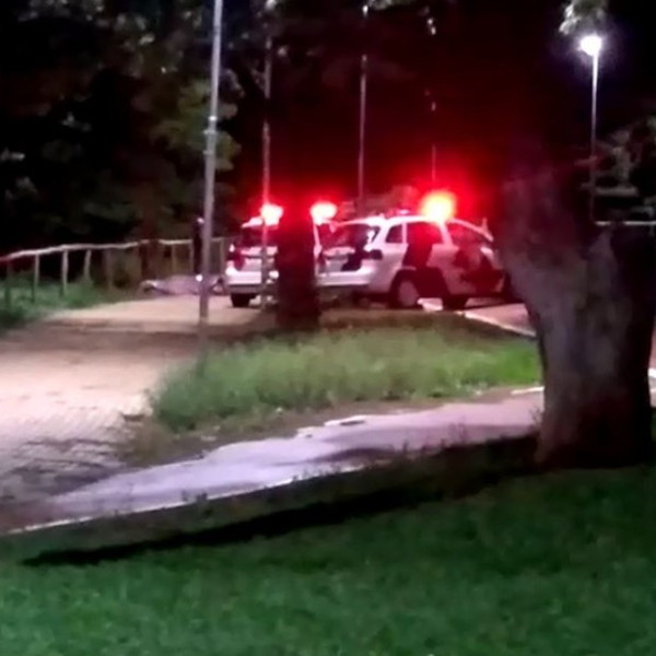 Polícia acha corpo em lago e investiga suspeita de homicídio