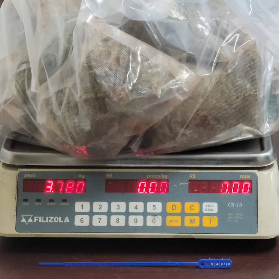 Homem é preso com cerca de 4 kg de maconha na área rural de Cândido Mota
