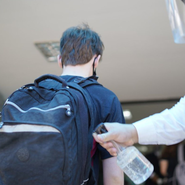 Escolas estaduais de São Paulo iniciam nova fase com aulas presencias sem distanciamento obrigatório