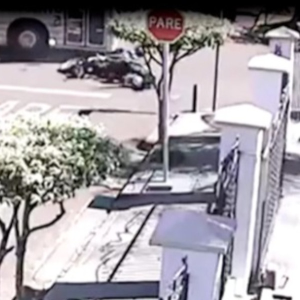 Motociclista fica ferido após ser atingido por ônibus em Paraguaçu