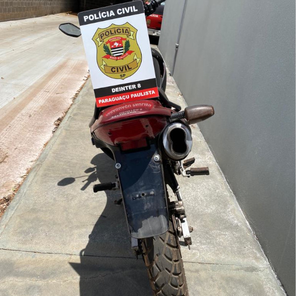 Policias Civis de Paraguaçu recuperam motocicleta furtada