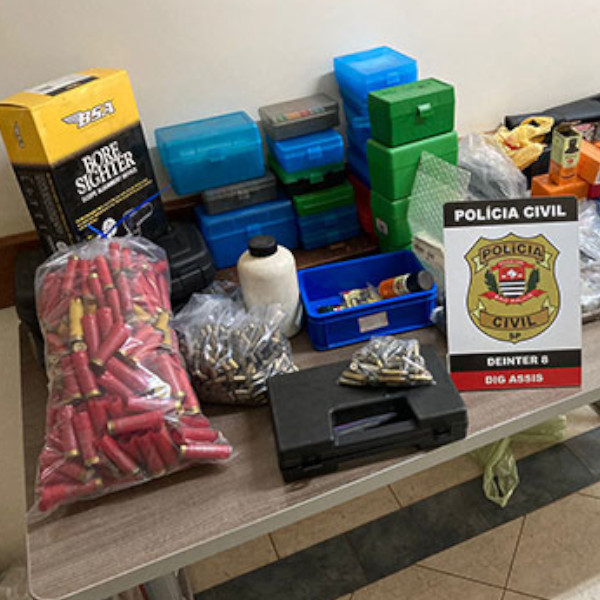 Idoso é preso com munições de diversos calibres