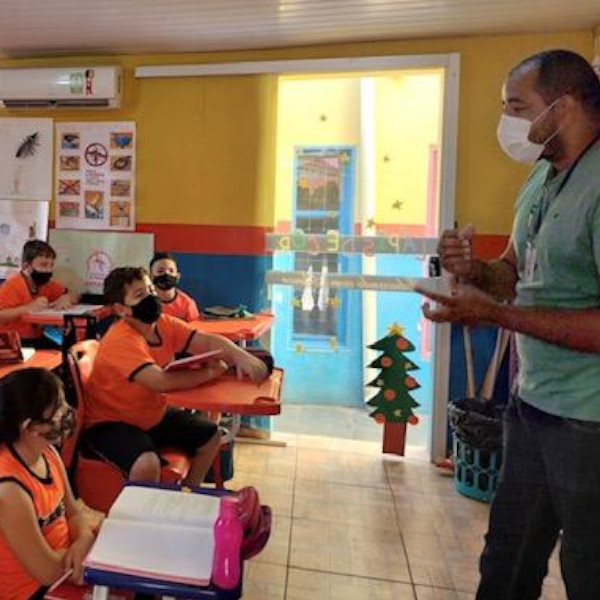 Dengue: Equipe de Vigilância Epidemiológica desenvolve ações junto às escolas