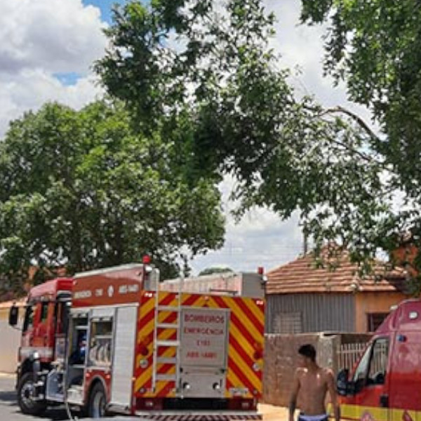 Casa é incendiada por criança de 7 anos em Paraguaçu