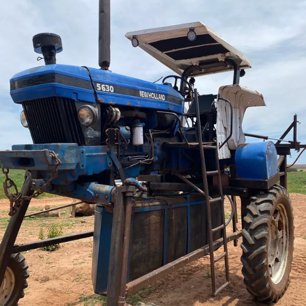 Operação apreende tratores e mais de 30 toneladas de defensivos agrícolas em fazenda em Rancharia