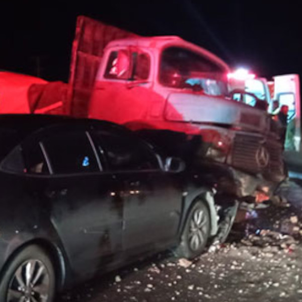 Motorista de caminhão morre em acidente na Raposo Tavares 
