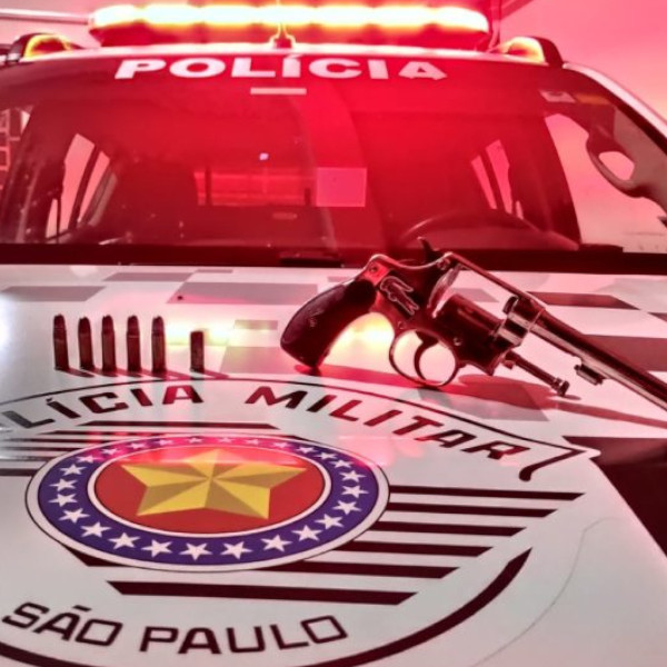 Jovem é internado em hospital com tiro na cabeça