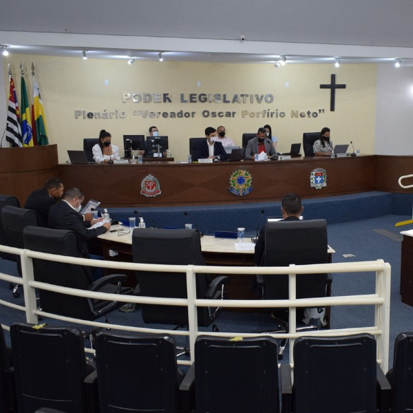 Em sessão extra, vereadores aprovam dois projetos do prefeito Antian