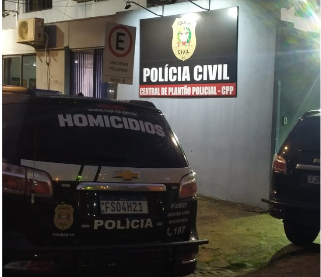 Dupla mata idosa de 86 anos e foge para Camboriú
