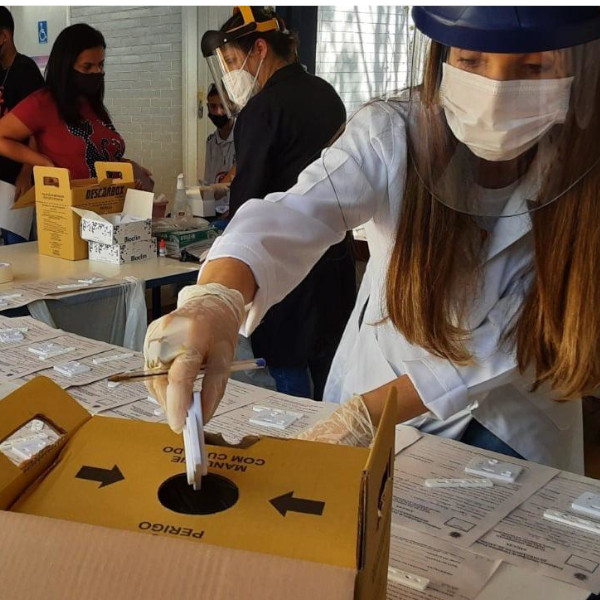 Campanha ‘Fique Sabendo’ leva testes rápidos até alunos de Paraguaçu