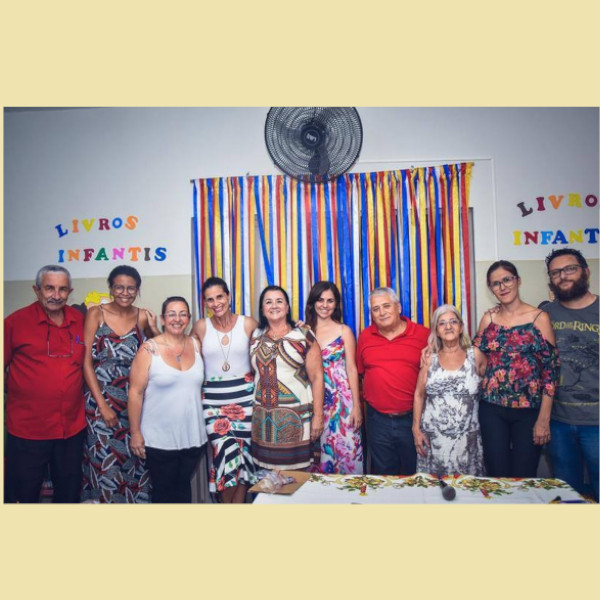 Câmara parabeniza a Associação Paraguaçuense de Escritores e Poetas por projeto de livro
