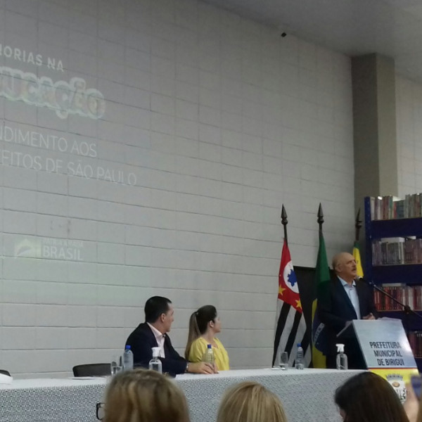 Educação de Paraguaçu participa de encontro com o ministro da Educação