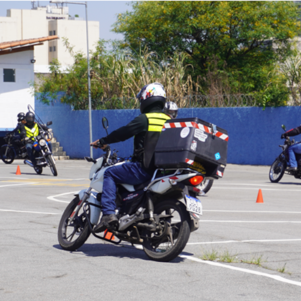 Detran-SP oferece curso gratuito de mecânica básica para motoboy