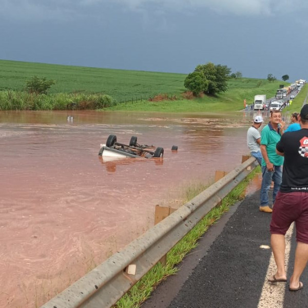 Chuva permanece nos próximos dias e INMET alerta para transbordamento de rios
