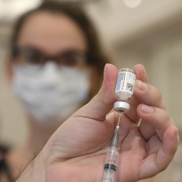Hoje tem ação extra de vacinação contra a Covid, na Unidade da Mulher