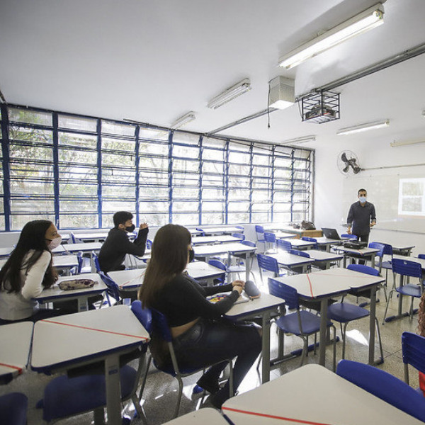 Novo ensino médio: saiba quais mudanças passam a valer em 2022