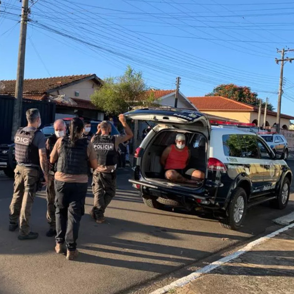 Polícia identifica e prende dupla que assaltou praça de pedágio da região